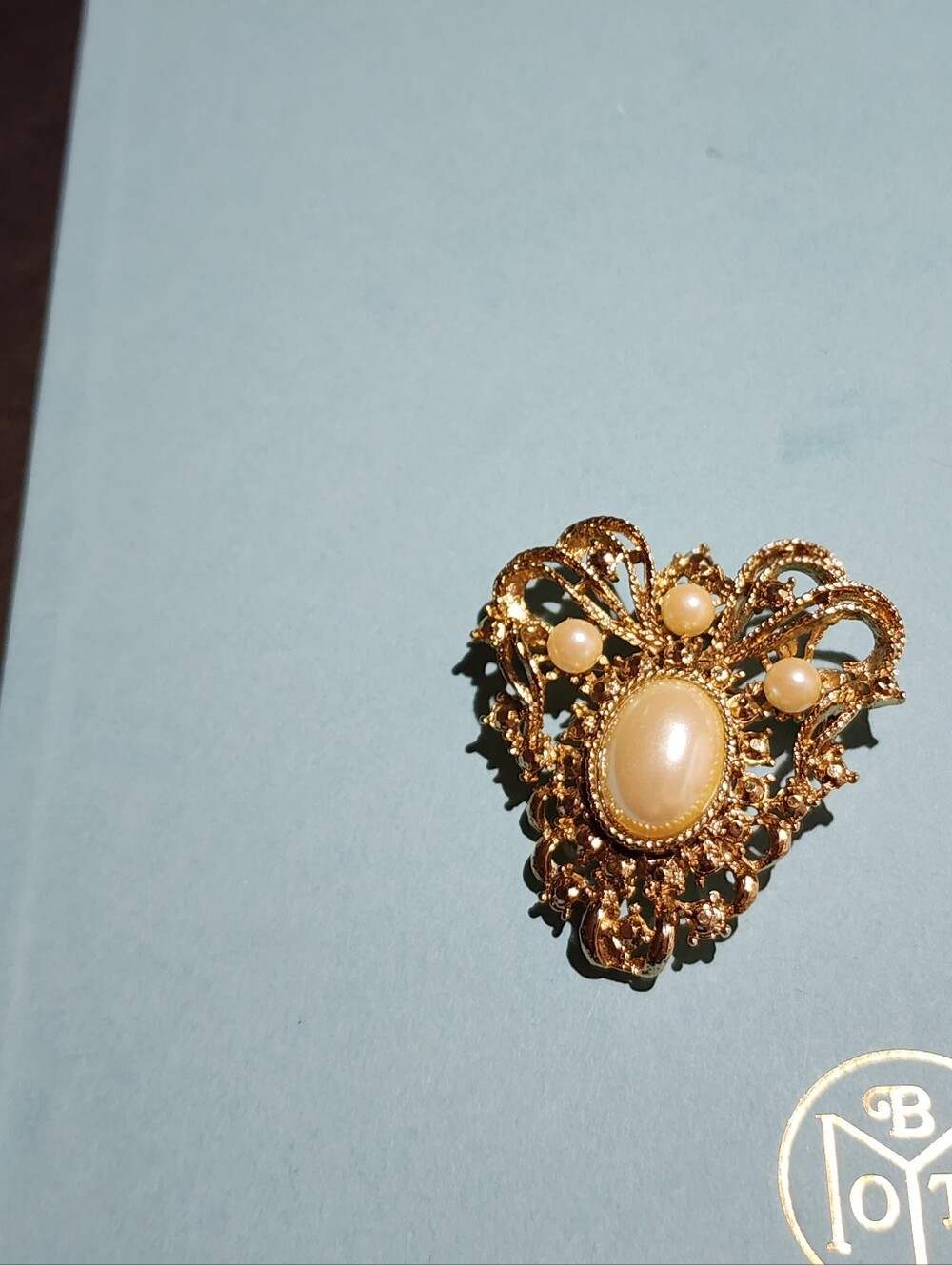 Vintage Gold Tone Faux Pearl Ornate Filigree Brooch Pin Statement Jewelry